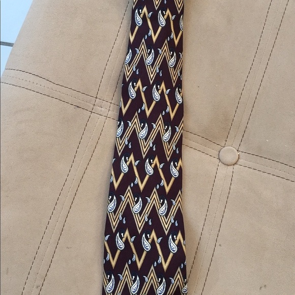 Metropolitan museum of art tie new - Picture 2 of 9
